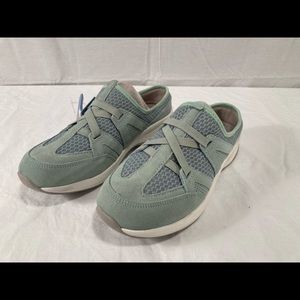 Easy Spirit Women’s Clogs size 9 w